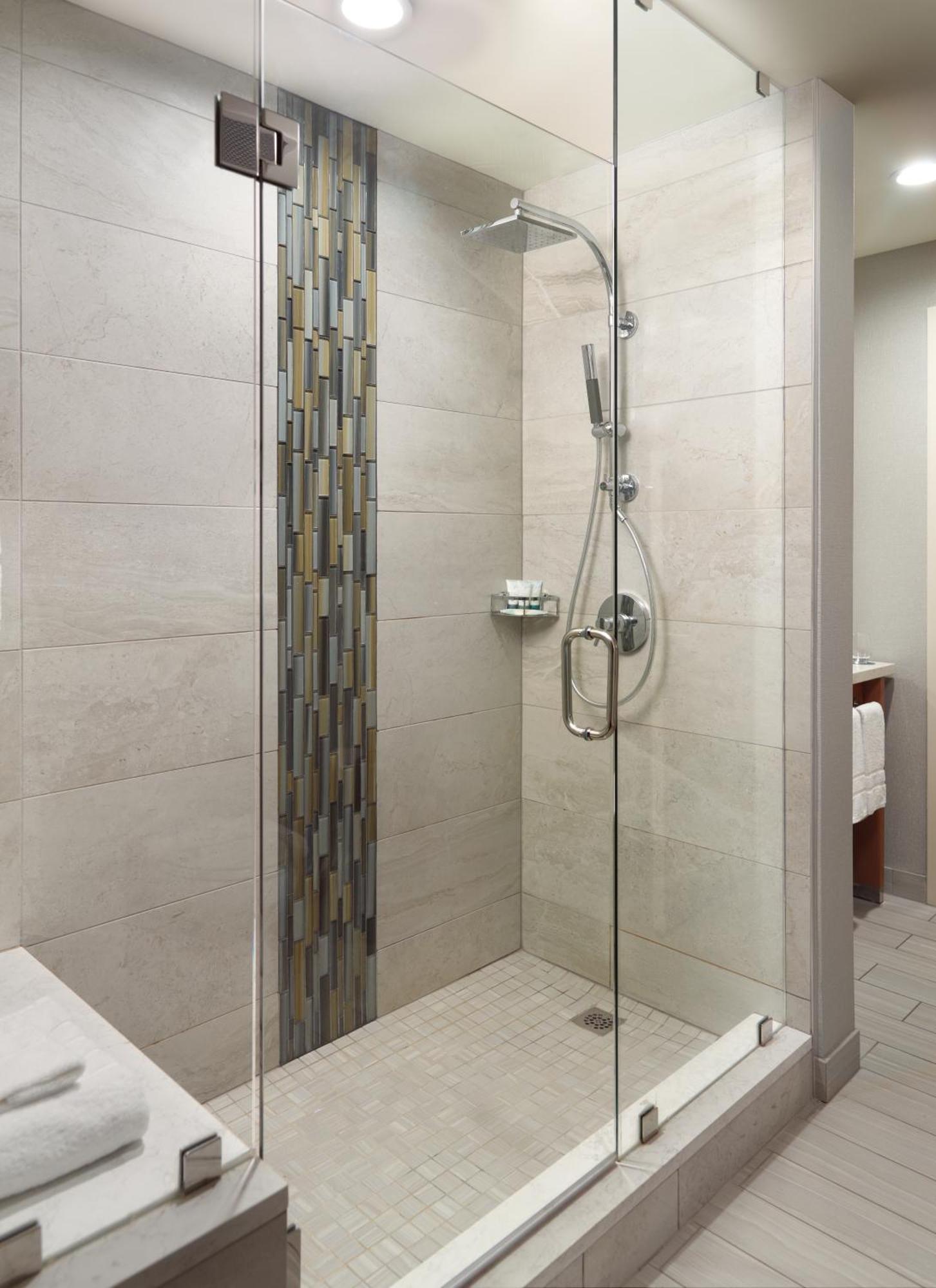 Guest room, 2 Queen, City view