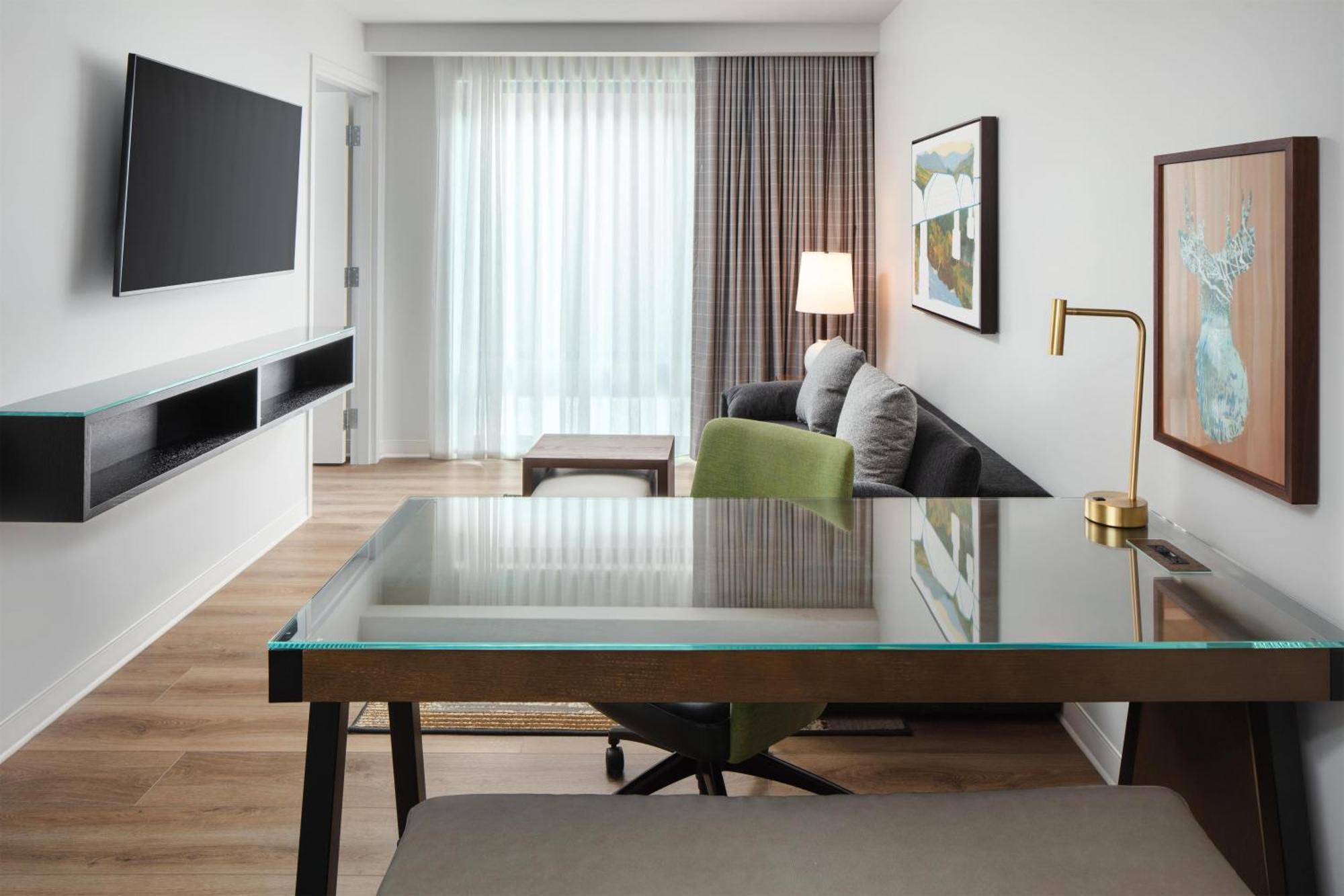 Corner King Suite