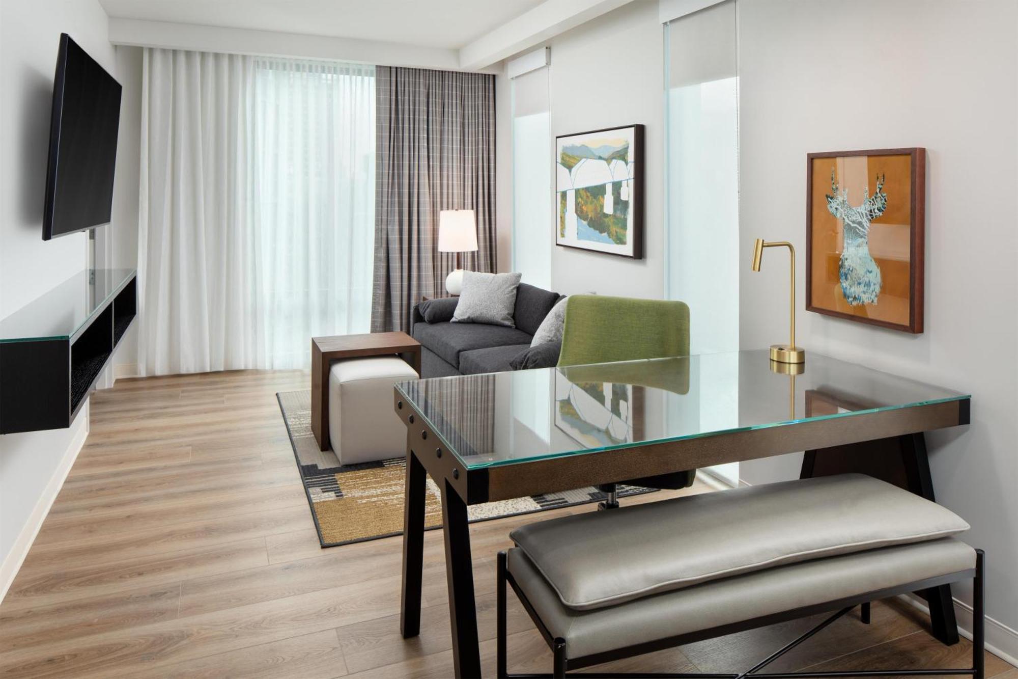 Corner King Suite