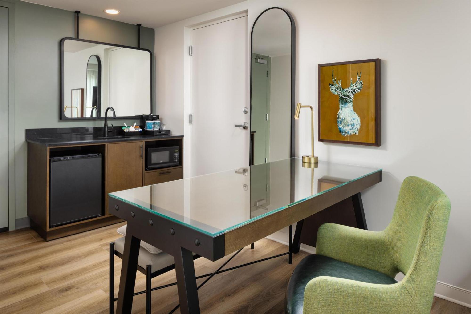 King Studio Suite