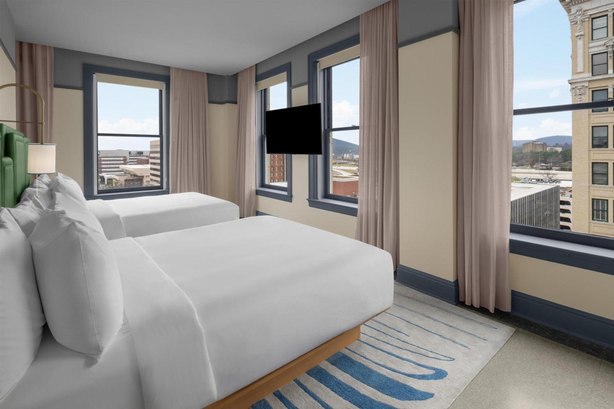 Queen Room Two Queen Beds Mountain View
