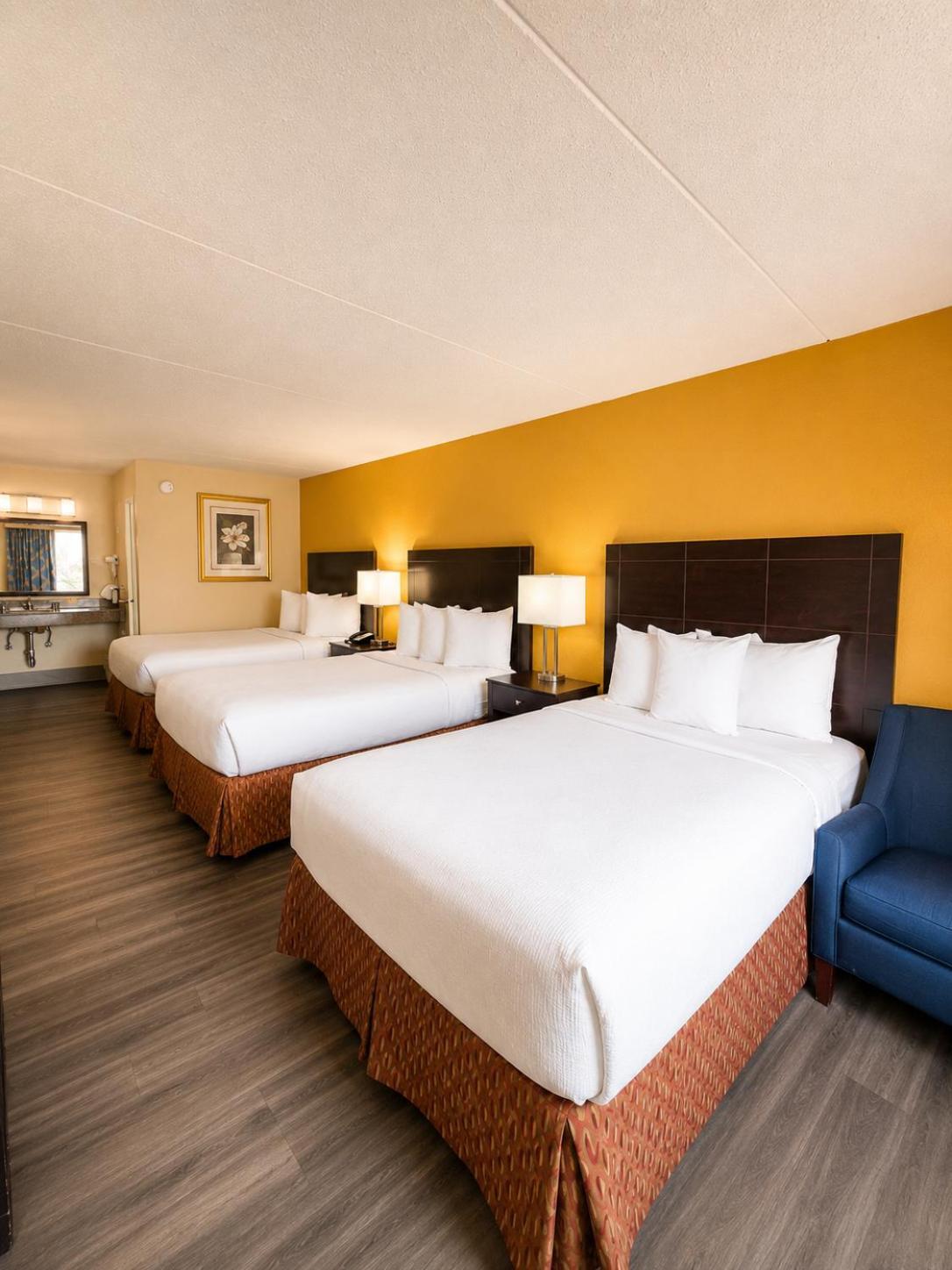 Triple Room Three Double Beds Non-Smoking
