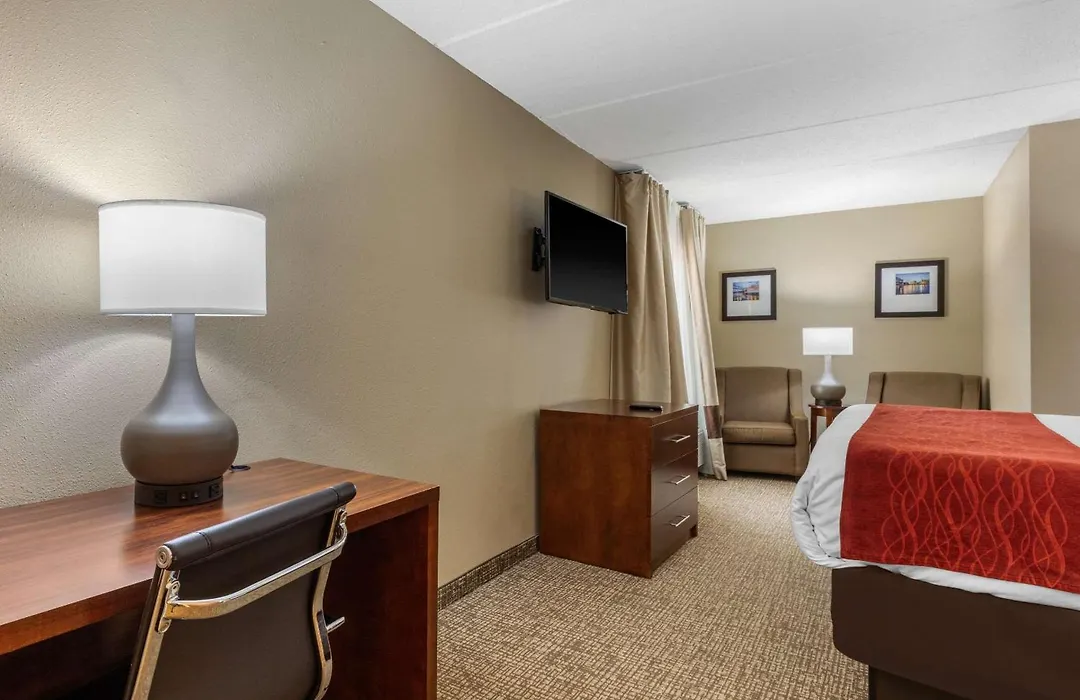 Comfort Inn & Suites Hamilton Place-1