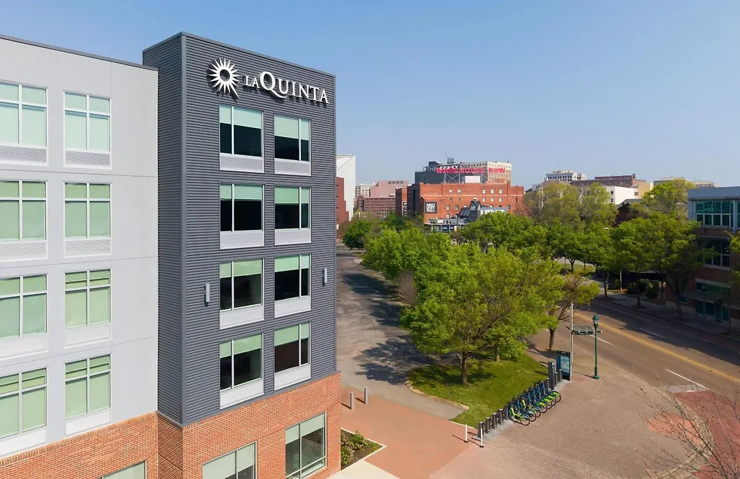 La Quinta Inn & Suites By Wyndham Chattanooga Downtown/South-1