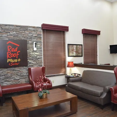 Red Roof Inn Plus+ & Suites Chattanooga - Downtown-3