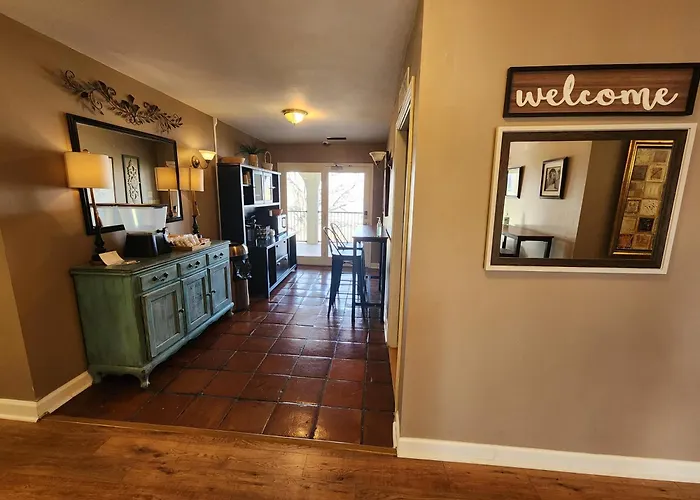 Elder Mountain Room At Tennessee Riverplace Chattanooga